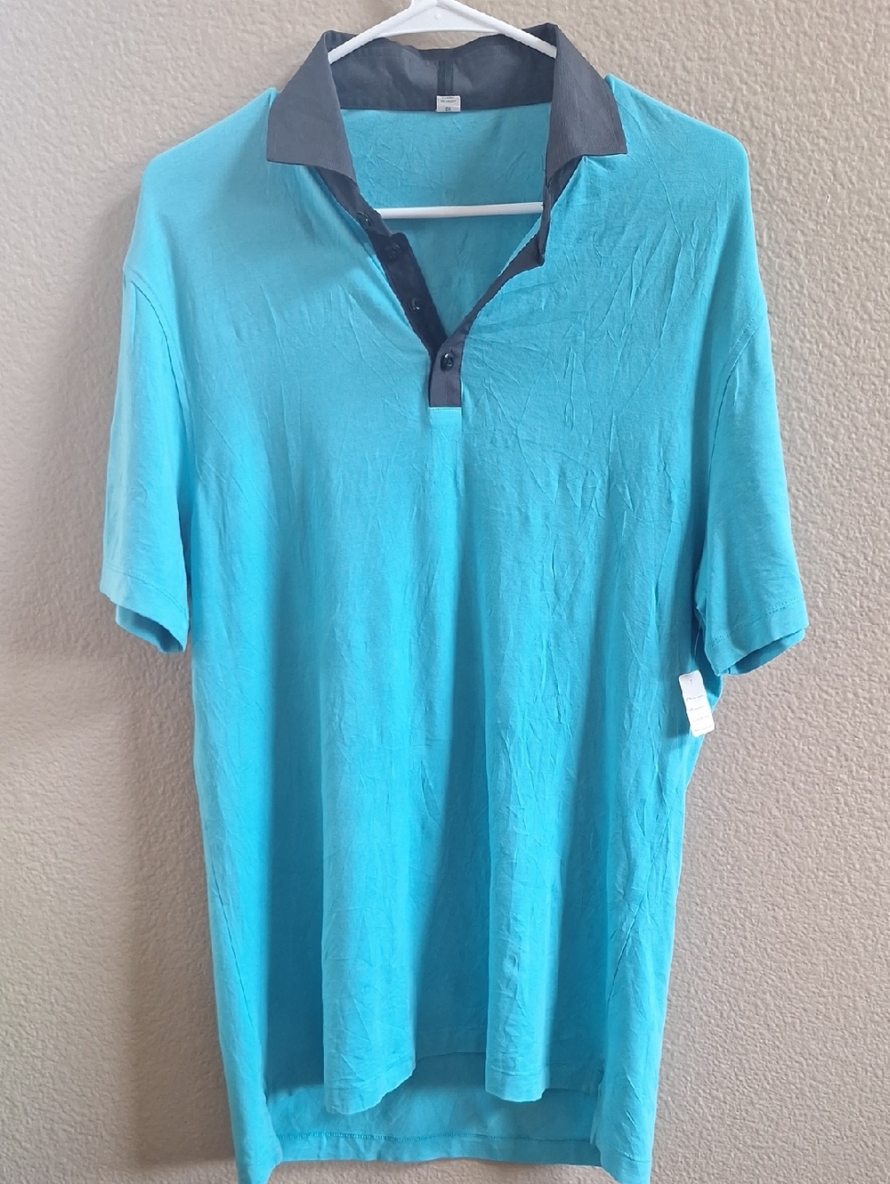 Men's Lululemon Short Sleeve Polo Shirt - Teal with Charcoal Collar. Size: L